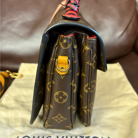 Louis Vuitton Metis Braided Pochette Monogram canvas Top Handle Handbag Brown - Picture 4 of 16